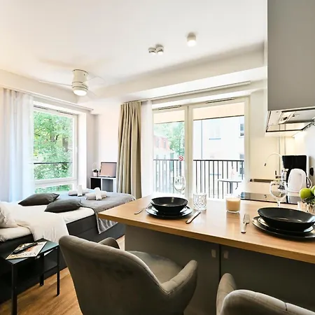 Thomas' - Trendy, & Balcony Apartament *