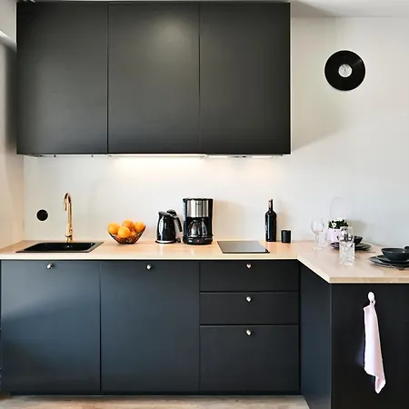 Thomas' - Trendy, & Balcony Appartement *