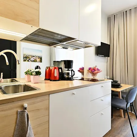 Thomas' - Trendy, & Balcony