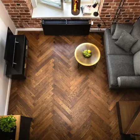 Thomas' - Trendy, & Balcony Apartment