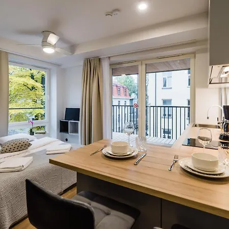 Thomas' - Trendy, & Balcony *