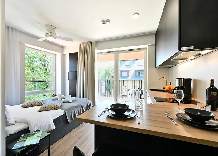 Thomas' - Trendy, & Balcony 아파트 탈린