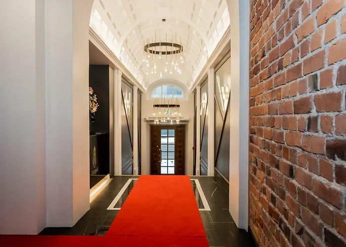 Thomas' - Trendy, & Balcony