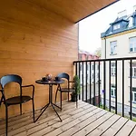 Thomas' - Trendy, & Balcony Korter *