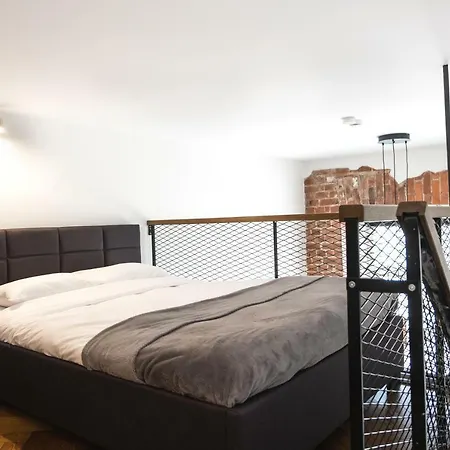 Thomas' - Trendy, & Balcony 아파트