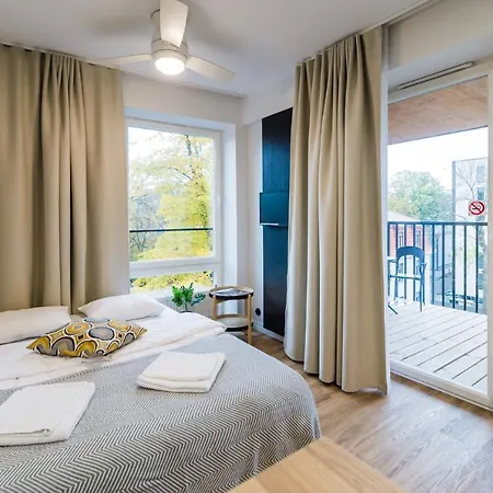 Thomas' - Trendy, & Balcony 아파트