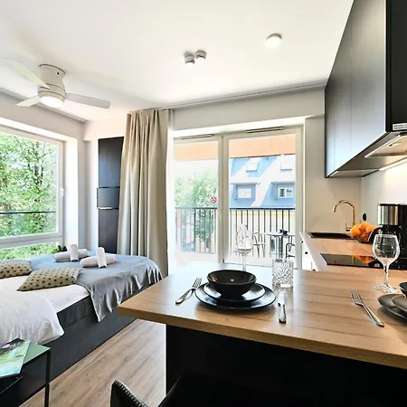 Thomas' - Trendy, & Balcony Apartment Tallinn