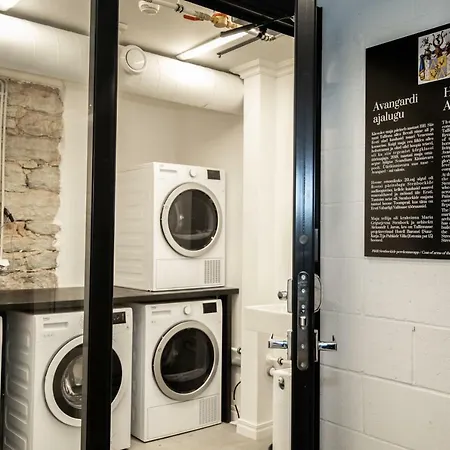 Thomas' - Trendy, & Balcony