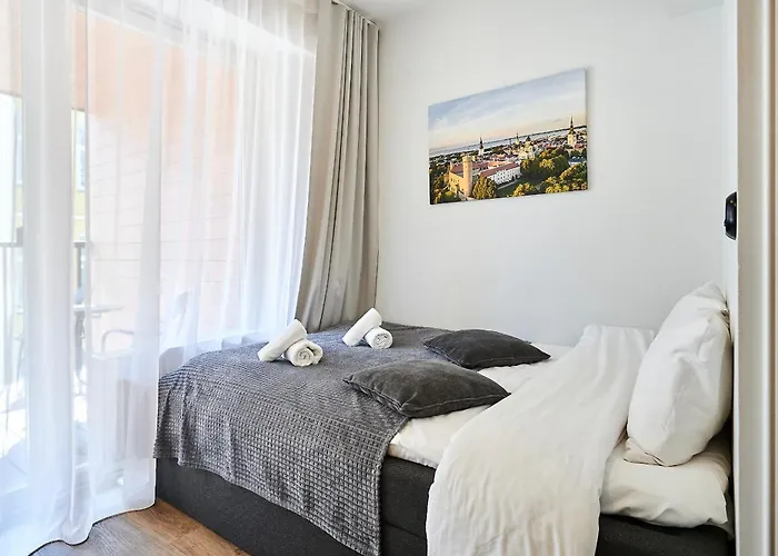 Thomas' - Trendy, & Balcony *